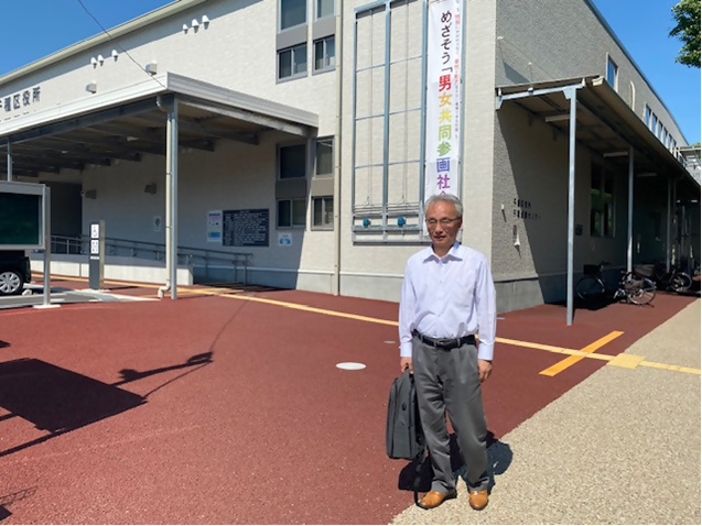 退庁する山田所長